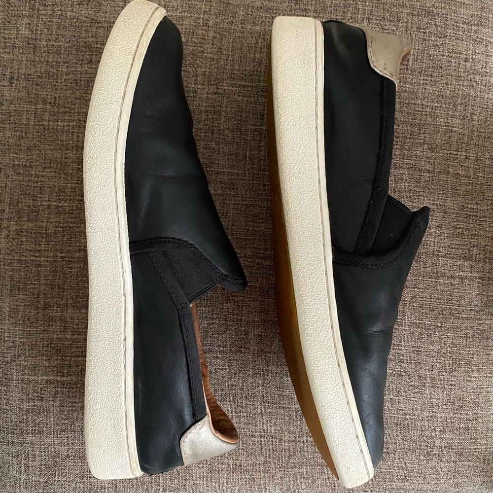 UGG Black leather Women’s 10, 1019108 F27018J